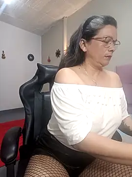 SolVegaNaciente online show from October 25, 2025, 3:17 am