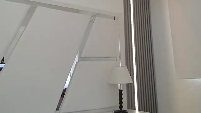 Mia garcia28 online show from November 11, 2025, 7:52 pm