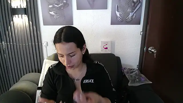 Mia garcia28 online show from September 30, 2025, 7:20 pm