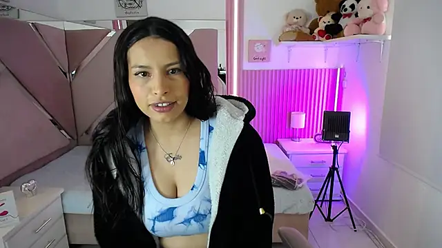 Mia garcia28 online show from October 1, 2025, 7:29 pm