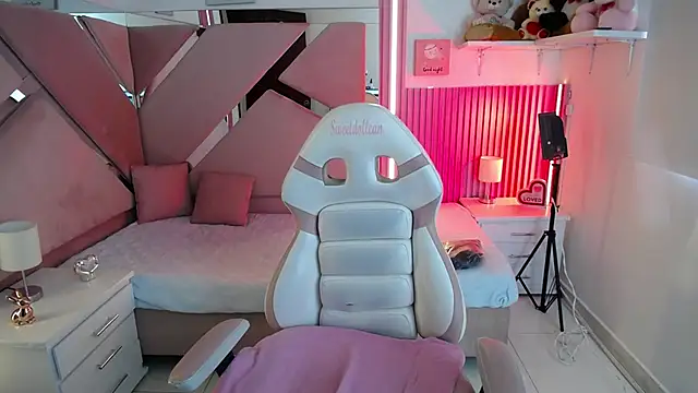 Mia garcia28 online show from September 20, 2025, 7:52 pm