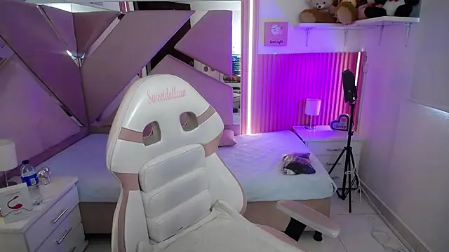 Mia garcia28 online show from September 17, 2025, 7:49 pm