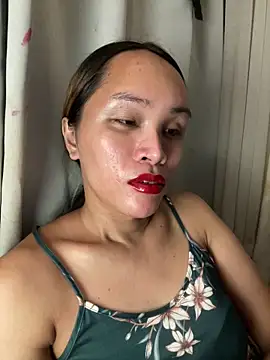 RomanticPearlTS online show from June 8, 2026, 1:33 pm