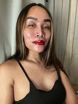 RomanticPearlTS online show from June 10, 2026, 1:56 pm