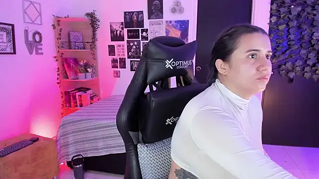 Snapshot of Lana_Herondale chatting on November 27, 2025, 9:32 am Lana Herondale online show from November 27, 2025, 9:32 am