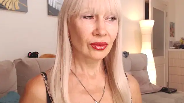 AlisaDeluxe online show from October 4, 2025, 8:05 am