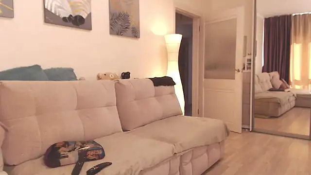 AlisaDeluxe online show from June 27, 2026, 2:28 am