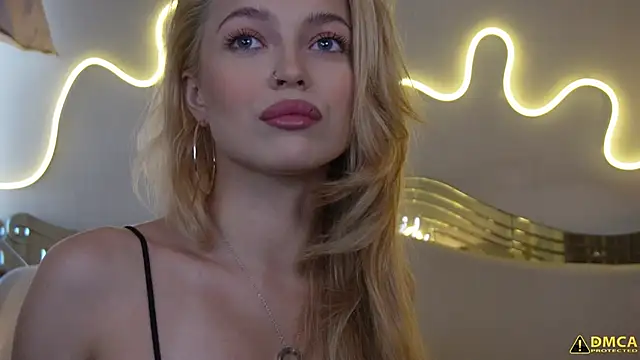 kellypeachcake online show from September 30, 2025, 5:24 am