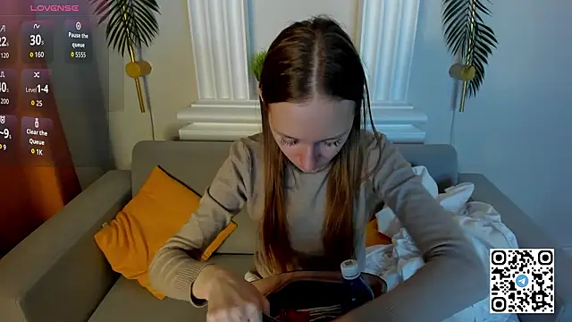 Mia E1fie online show from February 10, 2026, 1:26 am