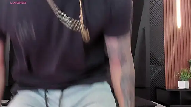 marco garciia  online show from September 28, 2025, 2:13 pm