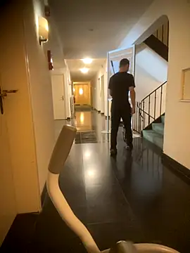 los freaky online show from September 23, 2025, 10:55 am