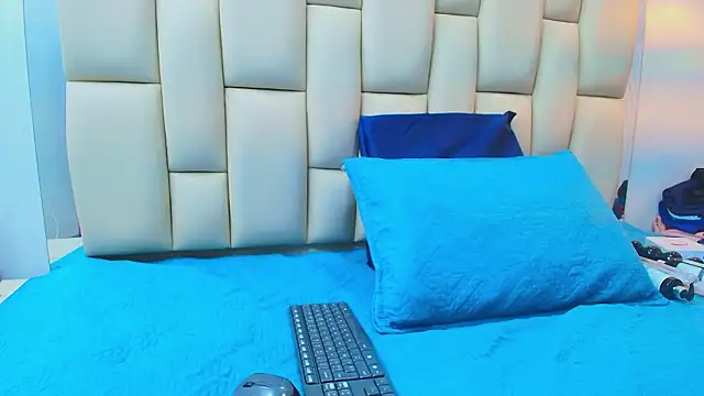 sweet amye online show from January 15, 2026, 7:28 pm