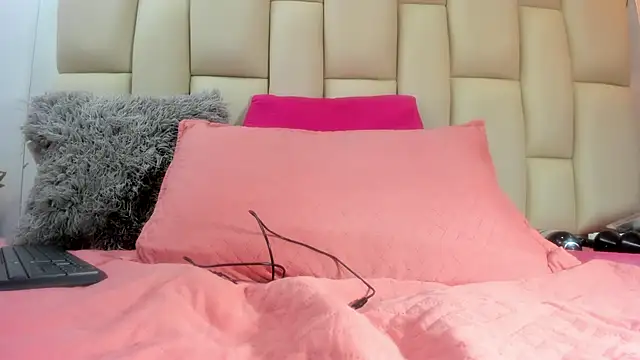 sweet amye online show from March 6, 2026, 8:26 pm