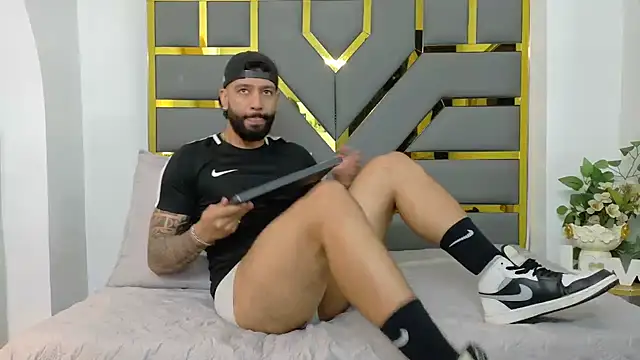 yorbymaxx online show from October 6, 2025, 2:18 pm