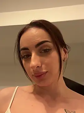 AuraPure online show from December 19, 2025, 4:49 am