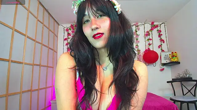  julieta love  online show from March 5, 2026, 7:43 pm