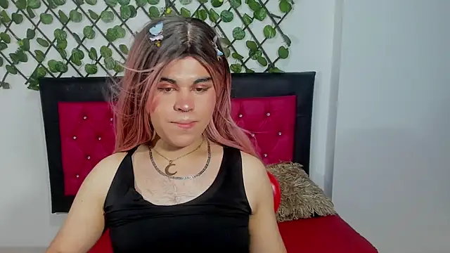 Lady Evelynn online show from October 4, 2025, 7:10 am