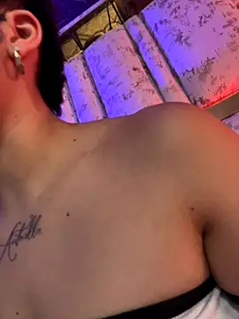 DayanaDG online show from November 22, 2025, 11:03 pm