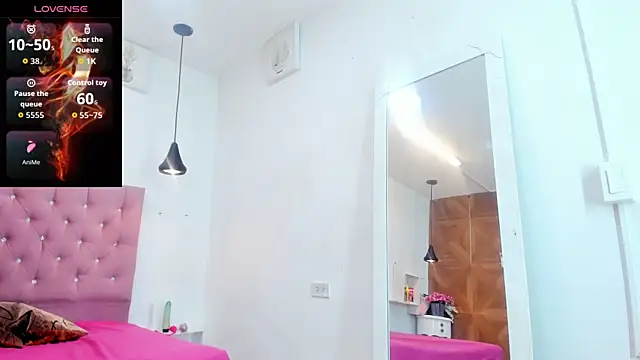 sienna glow online show from September 25, 2025, 12:44 pm