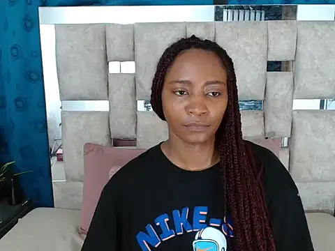 AmbarSmit online show from November 20, 2025, 7:36 pm