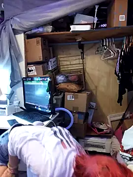 Purple2StayThnxx online show from November 17, 2025, 8:46 pm