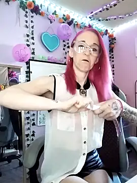 Purple2StayThnxx online show from October 16, 2025, 2:58 pm