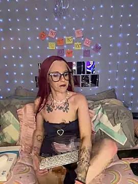 Purple2StayThnxx online show from May 9, 2026, 12:25 am