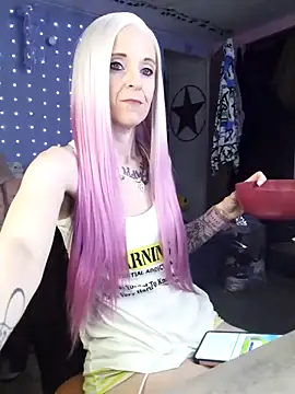 Purple2StayThnxx online show from June 5, 2026, 11:05 am