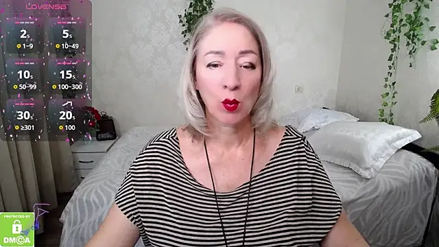 hunters woman online show from October 8, 2025, 2:07 pm