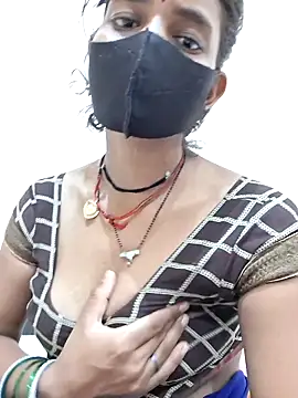 RAYI Queen 3 online show from September 12, 2025, 8:52 pm