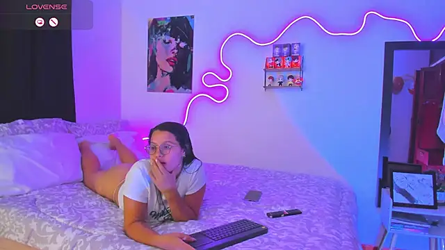 Dilan and Mia online show from October 10, 2025, 8:09 pm