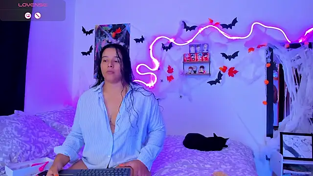 Dilan and Mia online show from October 18, 2025, 6:54 pm