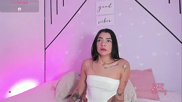 MiahCornell  online show from February 12, 2026, 7:35 pm