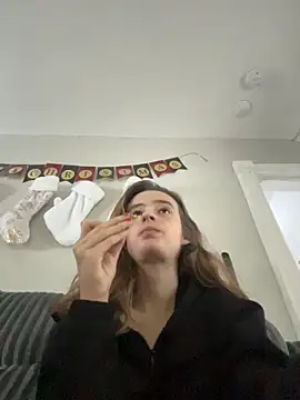 SeccySerena online show from December 14, 2025, 8:25 pm