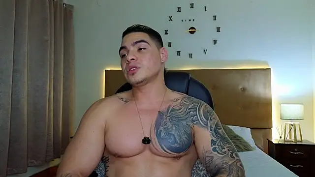 Snapshot of Steven_Velez chatting on October 26, 2025, 12:33 am Steven Velez online show from October 26, 2025, 12:33 am