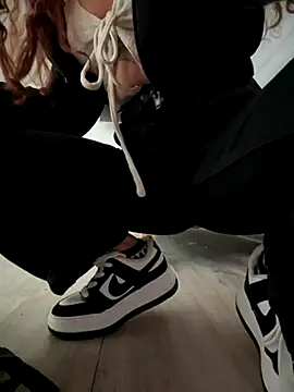 Sallem Pink online show from November 5, 2025, 11:46 am