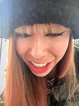 Sallem Pink online show from November 26, 2025, 11:21 am