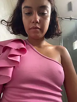 TamaraMera online show from July 16, 2026, 5:10 pm