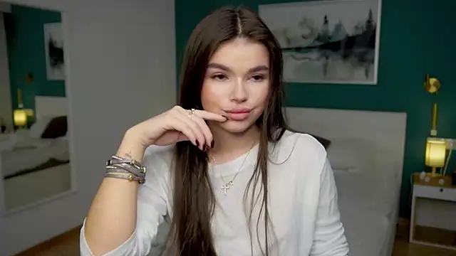 HollisHearl online show from October 8, 2025, 7:32 am