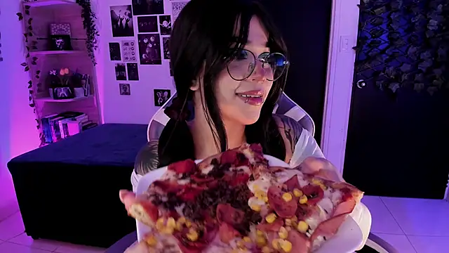 Liz rogers x online show from December 21, 2025, 1:52 am