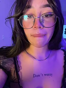 Snapshot of Liz_rogers_x chatting on March 10, 2026, 3:43 am Liz rogers x online show from March 10, 2026, 3:43 am