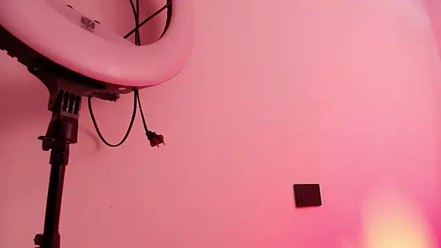 cataleya ebony  online show from October 27, 2025, 7:59 pm