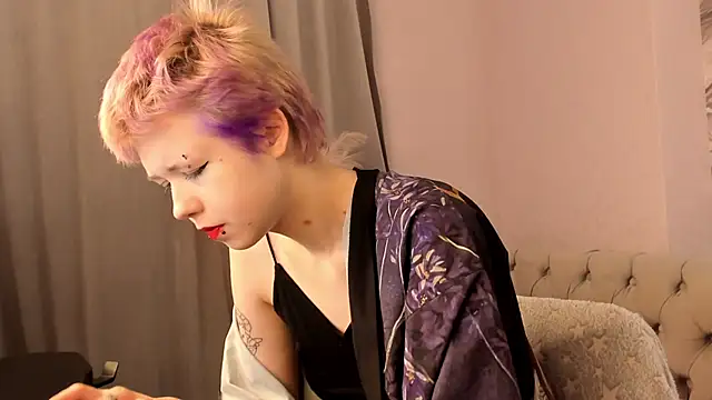 CarolineRichter online show from October 18, 2025, 3:19 am