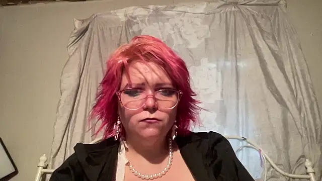 g0lden are0las89 online show from May 12, 2026, 11:22 pm