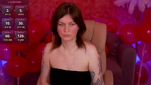 Snapshot of TinaMelt chatting on February 10, 2026, 7:46 pm TinaMelt online show from February 10, 2026, 7:46 pm