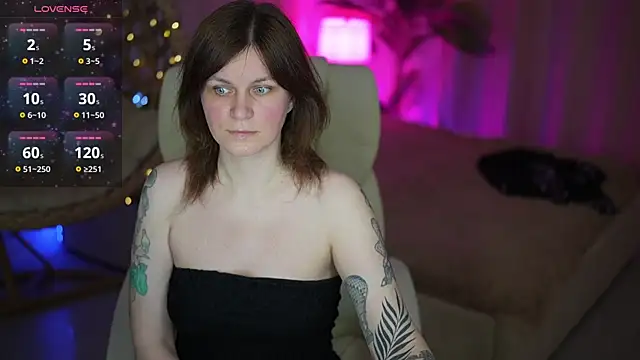 TinaMelt online show from May 5, 2026, 6:44 pm