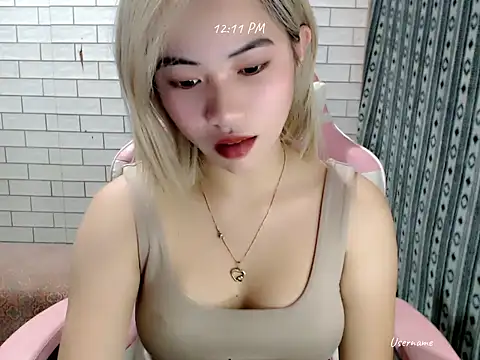 Rainea149 online show from November 26, 2025, 4:12 am