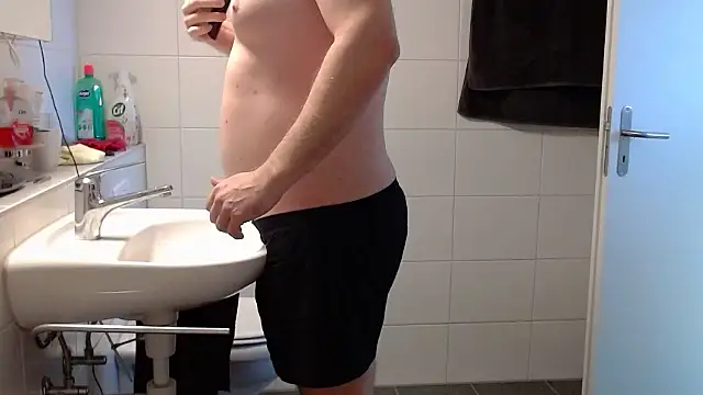 Snapshot of Hijuga chatting on October 12, 2025, 10:05 am Hijuga online show from October 12, 2025, 10:05 am