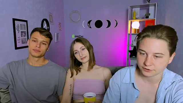 eva smiith  online show from September 10, 2025, 5:50 am