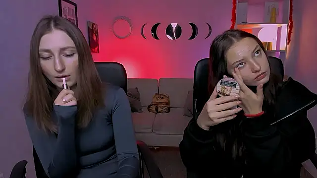 eva smiith  online show from February 3, 2026, 6:51 am